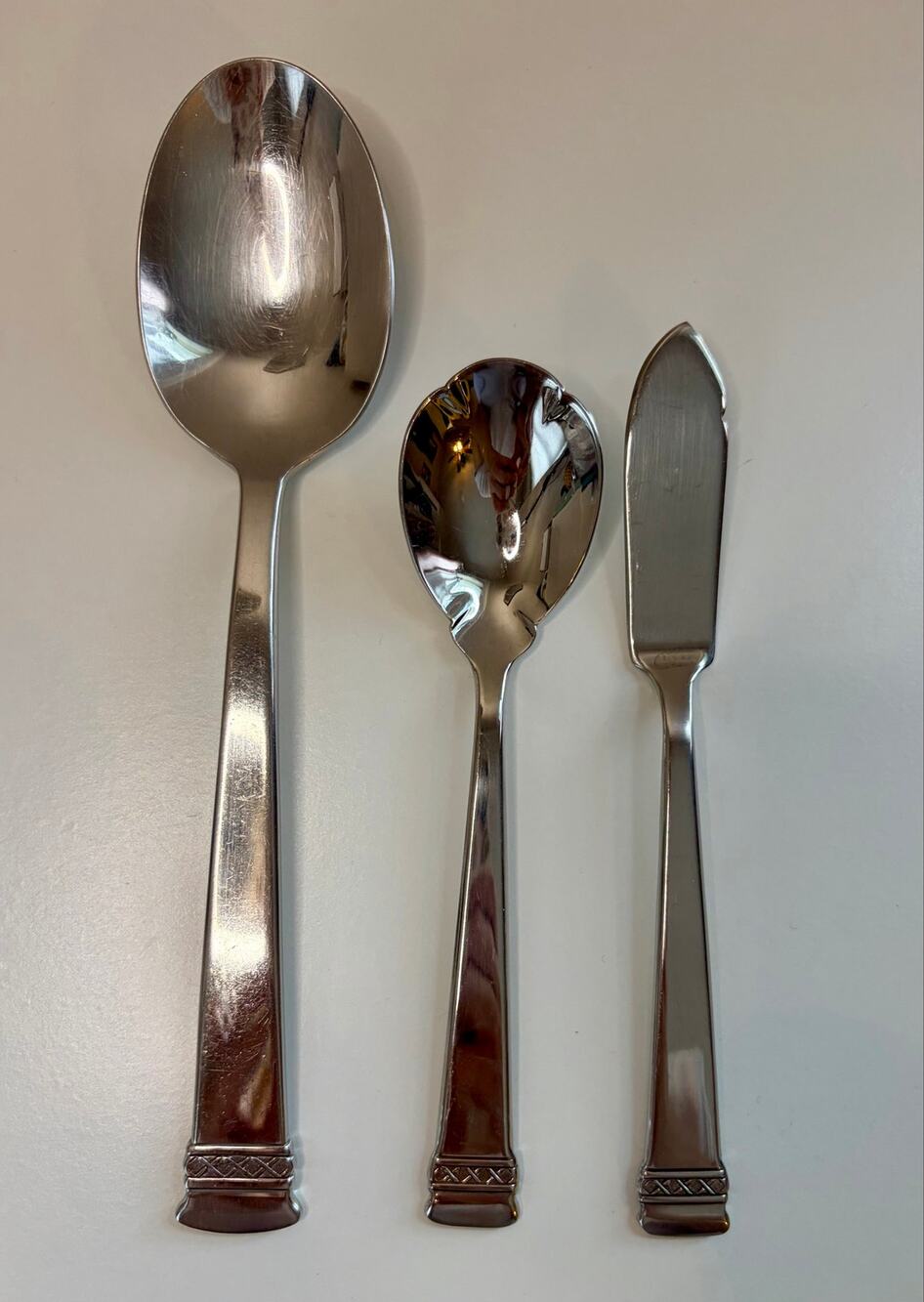 Oneida Cozumel 18/10 Serving Spoon Sugar Spoon Butter Knife 3 Pc Set